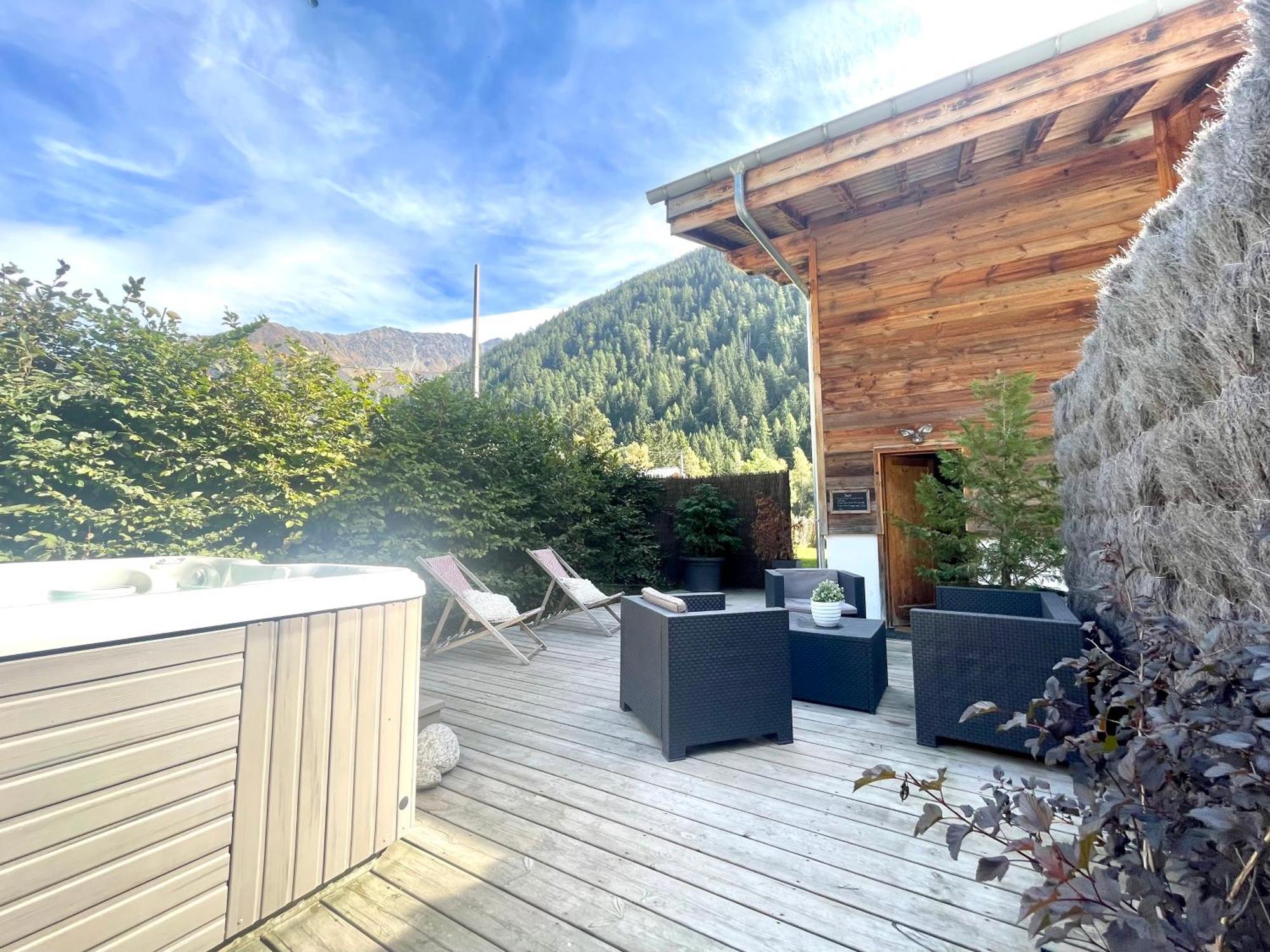 Chalet Le Petit Nicolas, Jacuzzi, Vue Mont Blanc Chamonix Mont Blanc Exterior foto